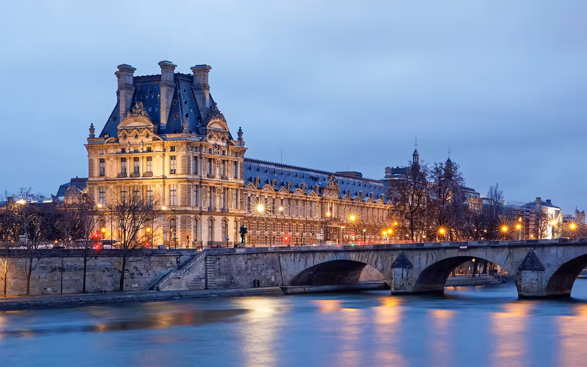1-Hour Paris Illuminated Evening Sightseeing Cruise Tickets