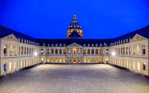 Invalides Napoleon's Tomb Tickets & Army Museum Entry image 1